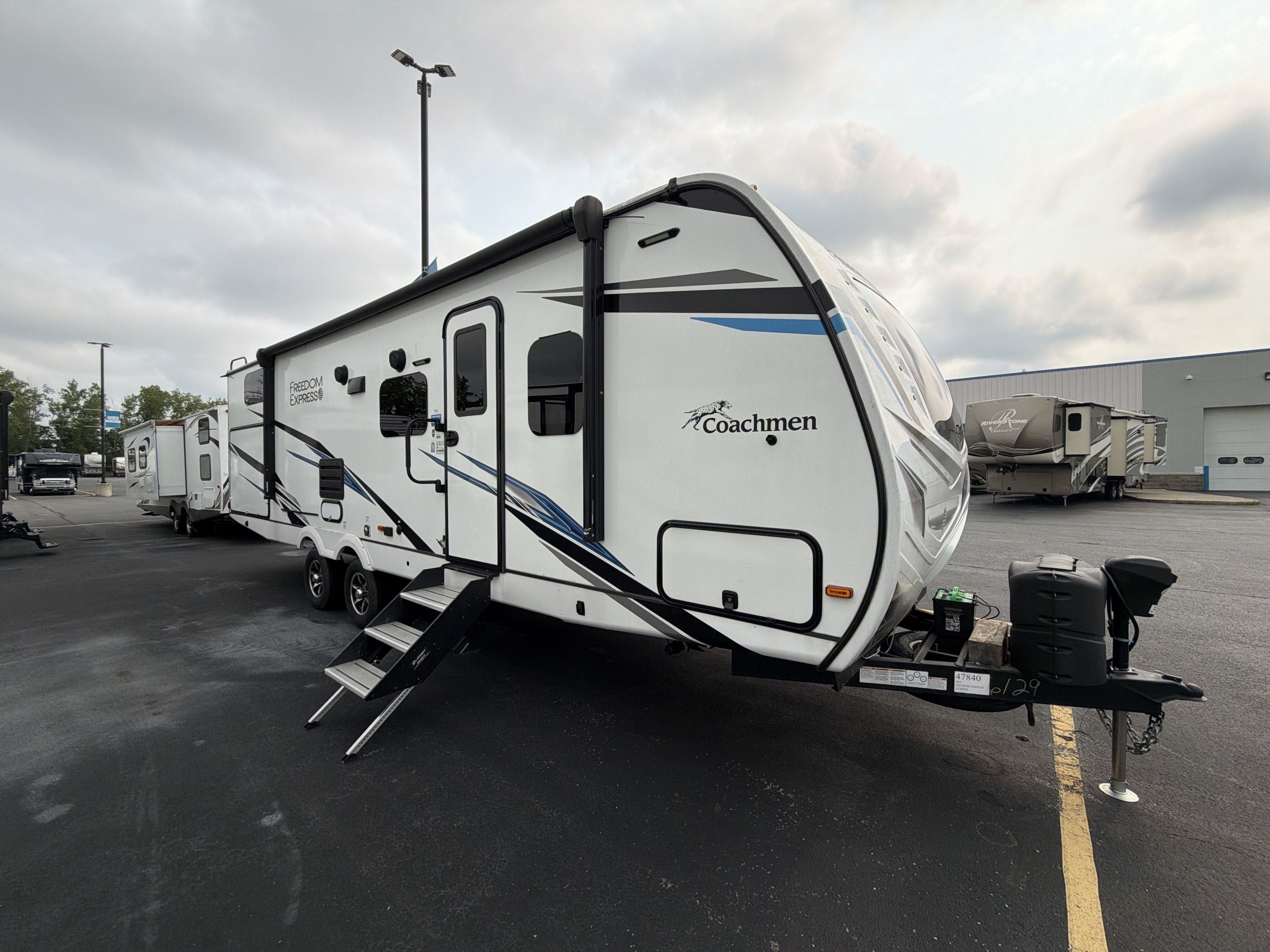 2022 Coachmen FREEDOM EXPRESS LIBERTY EDITION 292BHDSLE in churchville NY