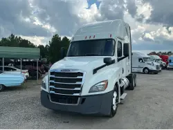 2020 FREIGHTLINER CASCADIA 126