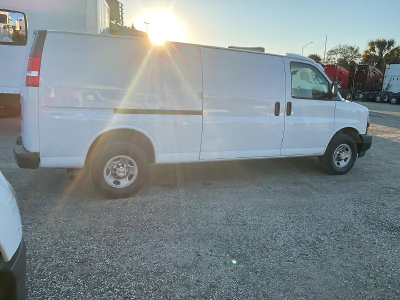 2022 CHEVROLET EXPRESS