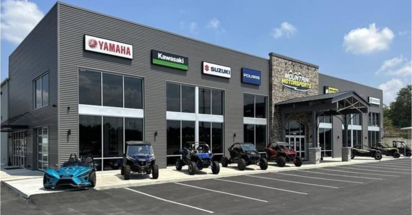 A photo of this 2026 Can-Am Defender MAX DPS CAB HD10