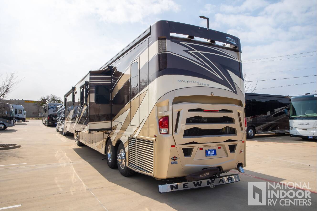 A photo of this 2021 Newmar Mountain Aire 4543