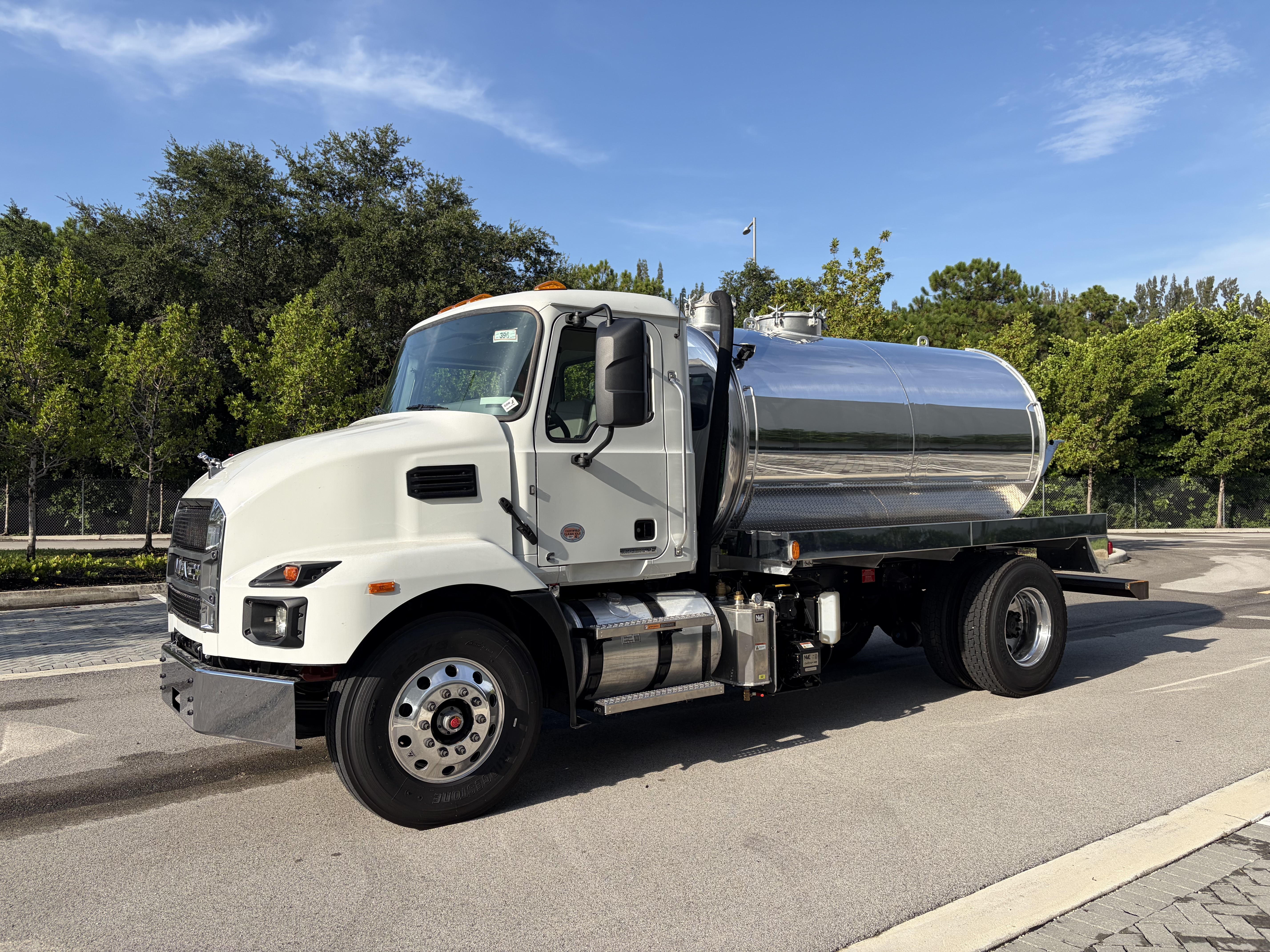 2027 MACK MD6 in Hialeah, FL