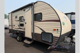 2018 FOREST RIVER CHEROKEE WOLF PUP 16BHS