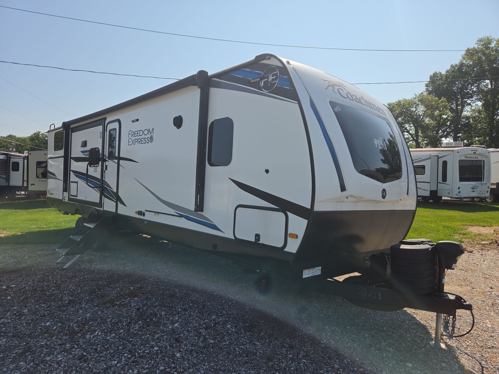 2024 Coachmen Freedom Express 320BHDSLE RV
