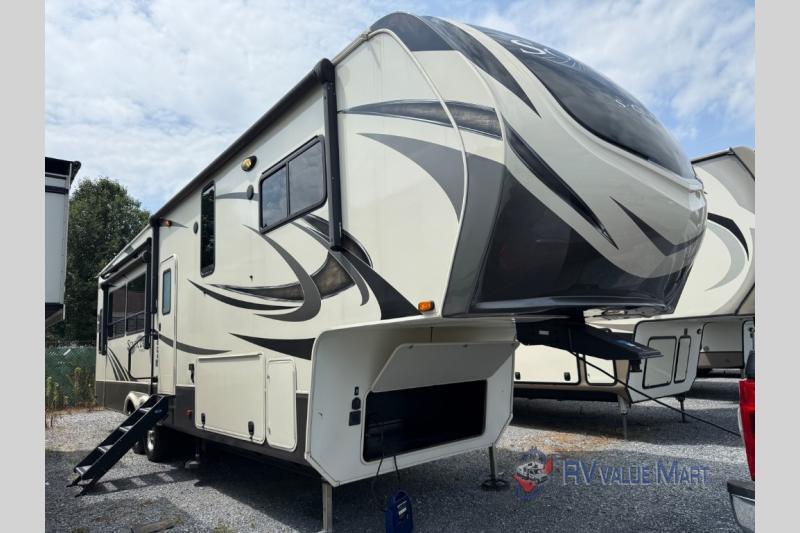 2020 Grand Design Solitude 3350RL RV