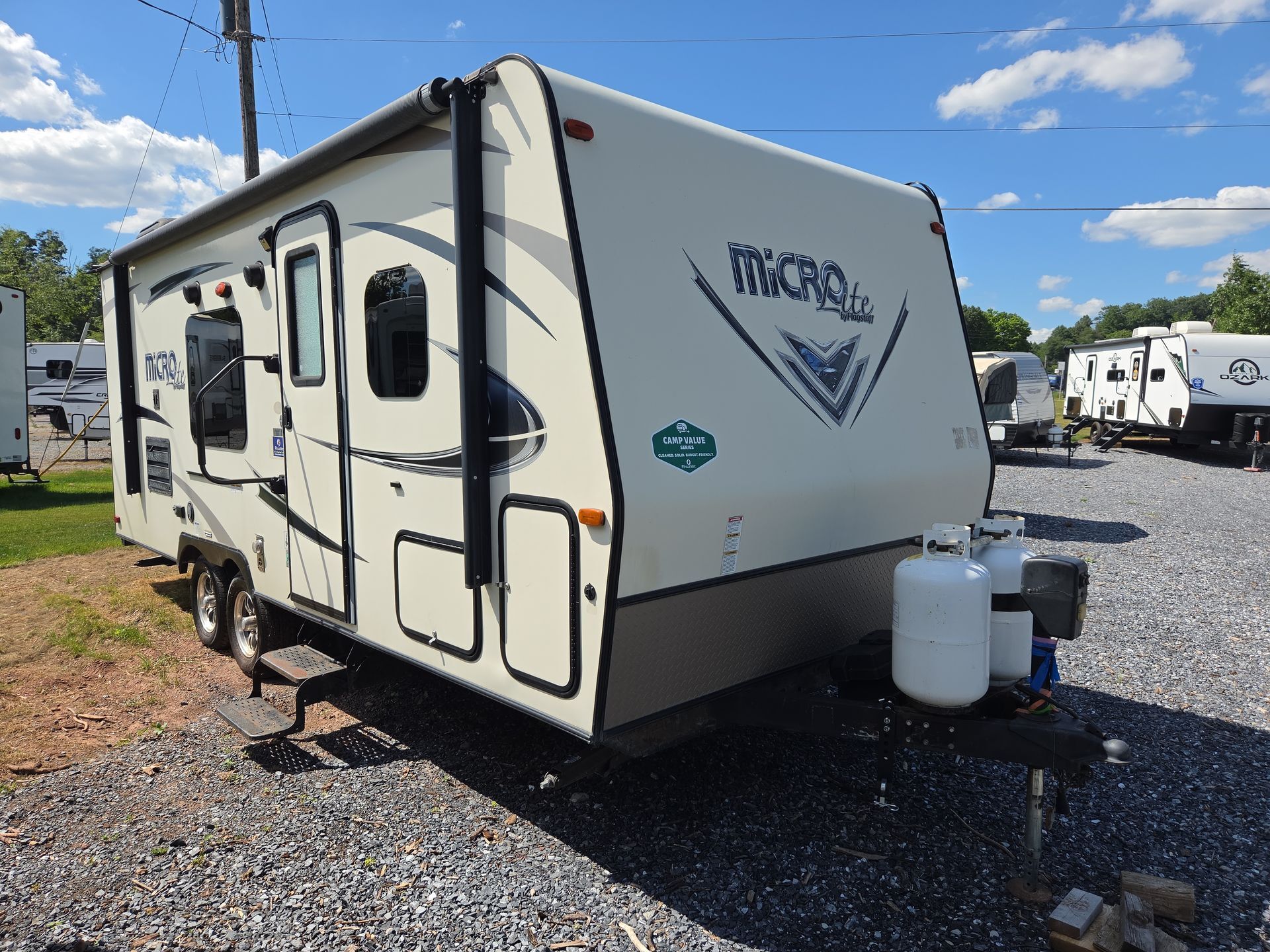 2017 Forest River Flagstaff Micro Lite 23LB in manheim PA