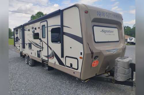 2016 Forest River Rockwood Signature Ultra Lite 8311WS in manheim PA
