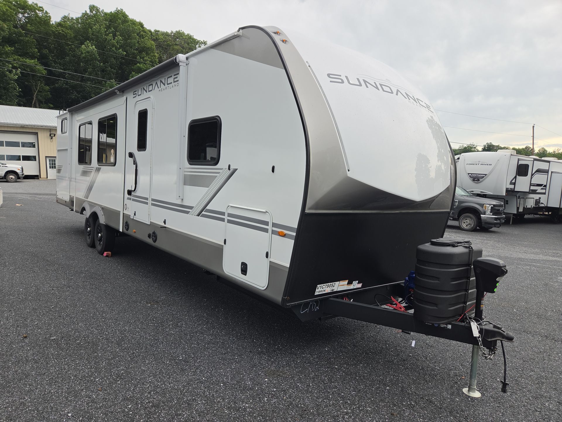 2027 Heartland Sundance Ultra-Lite 31BROK in manheim PA
