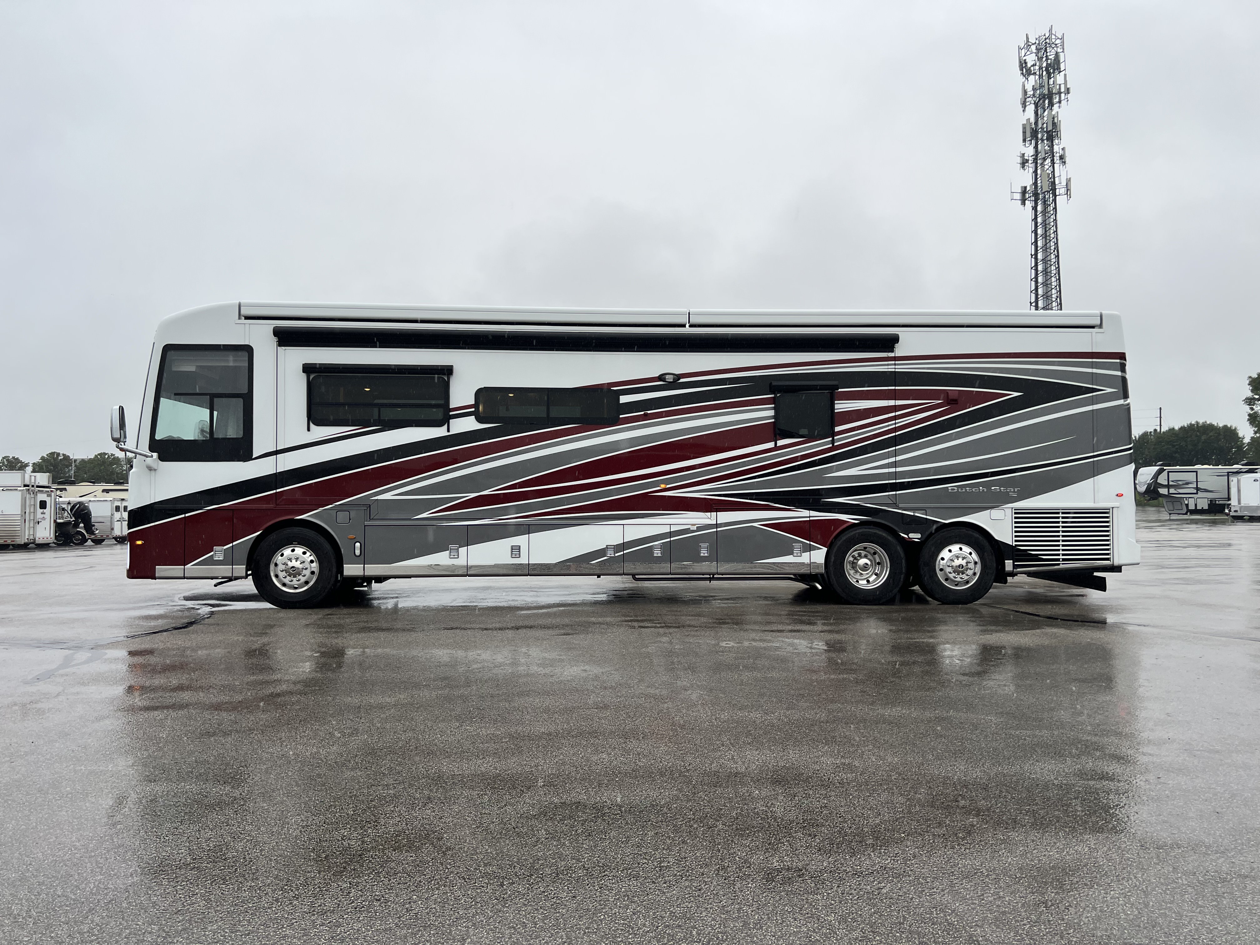 2023 Newmar Dutch Star 4370 Class A Diesel Motorhome - Diesel Pusher RV