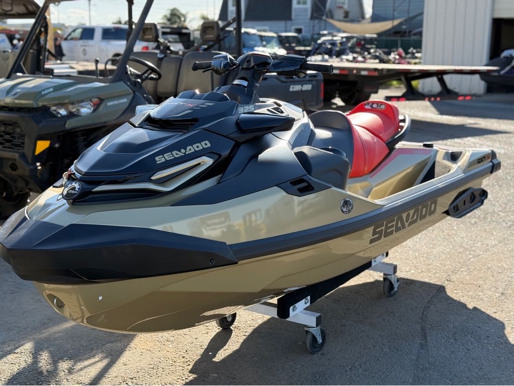 2025 Sea-Doo RXT-X 325 + TECH PACKAGE 300 in merced CA