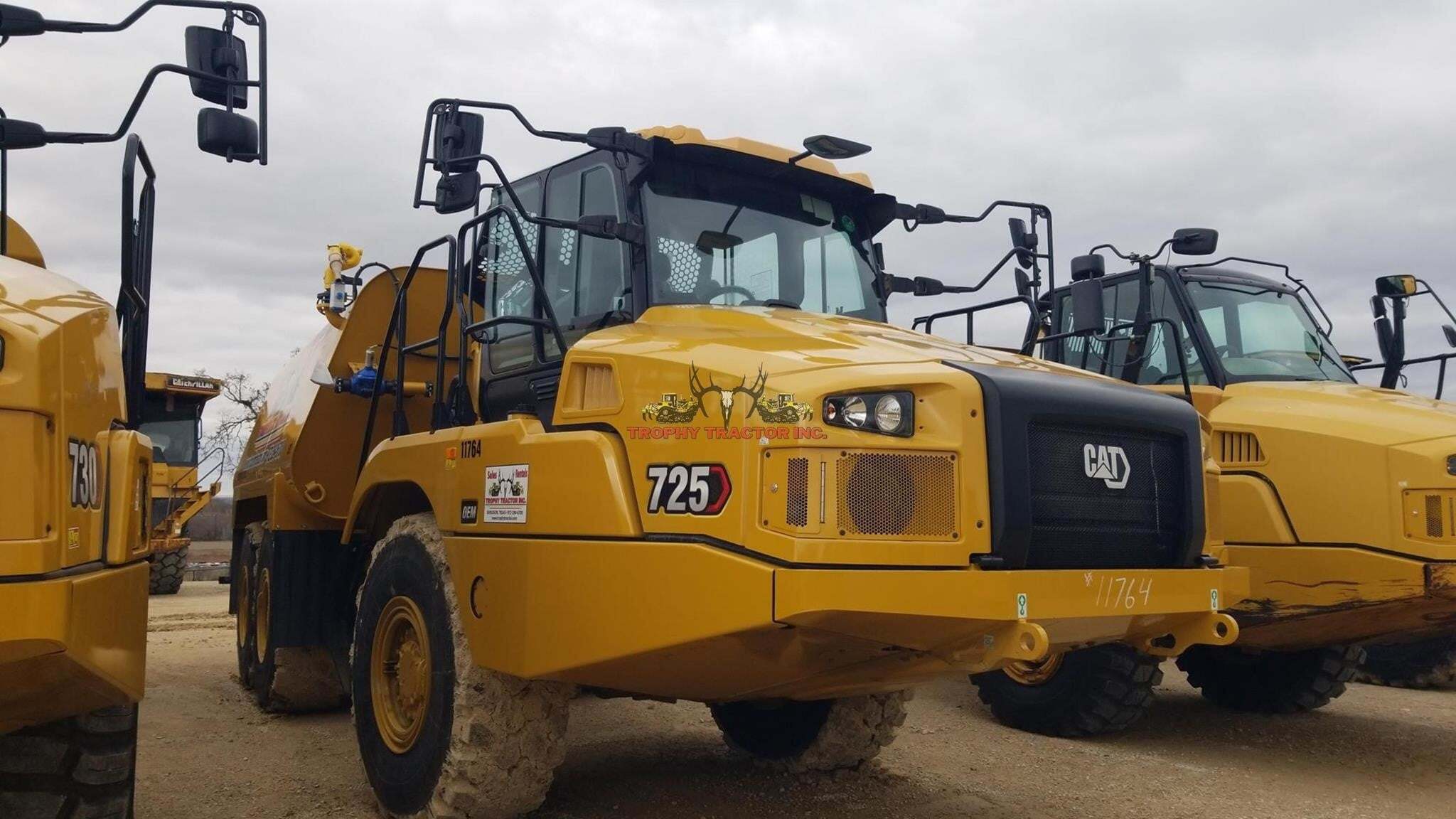 2022 CATERPILLAR 725 in Burleson, TX
