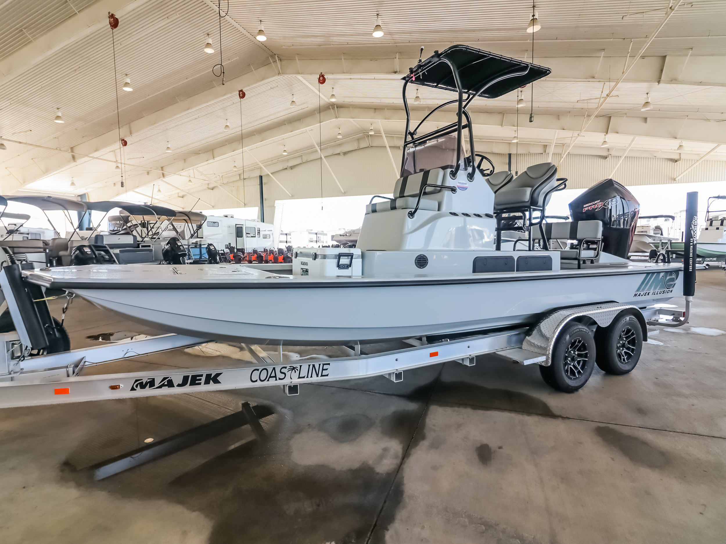 2026 Majek M2 Illusion Bay Boat boat