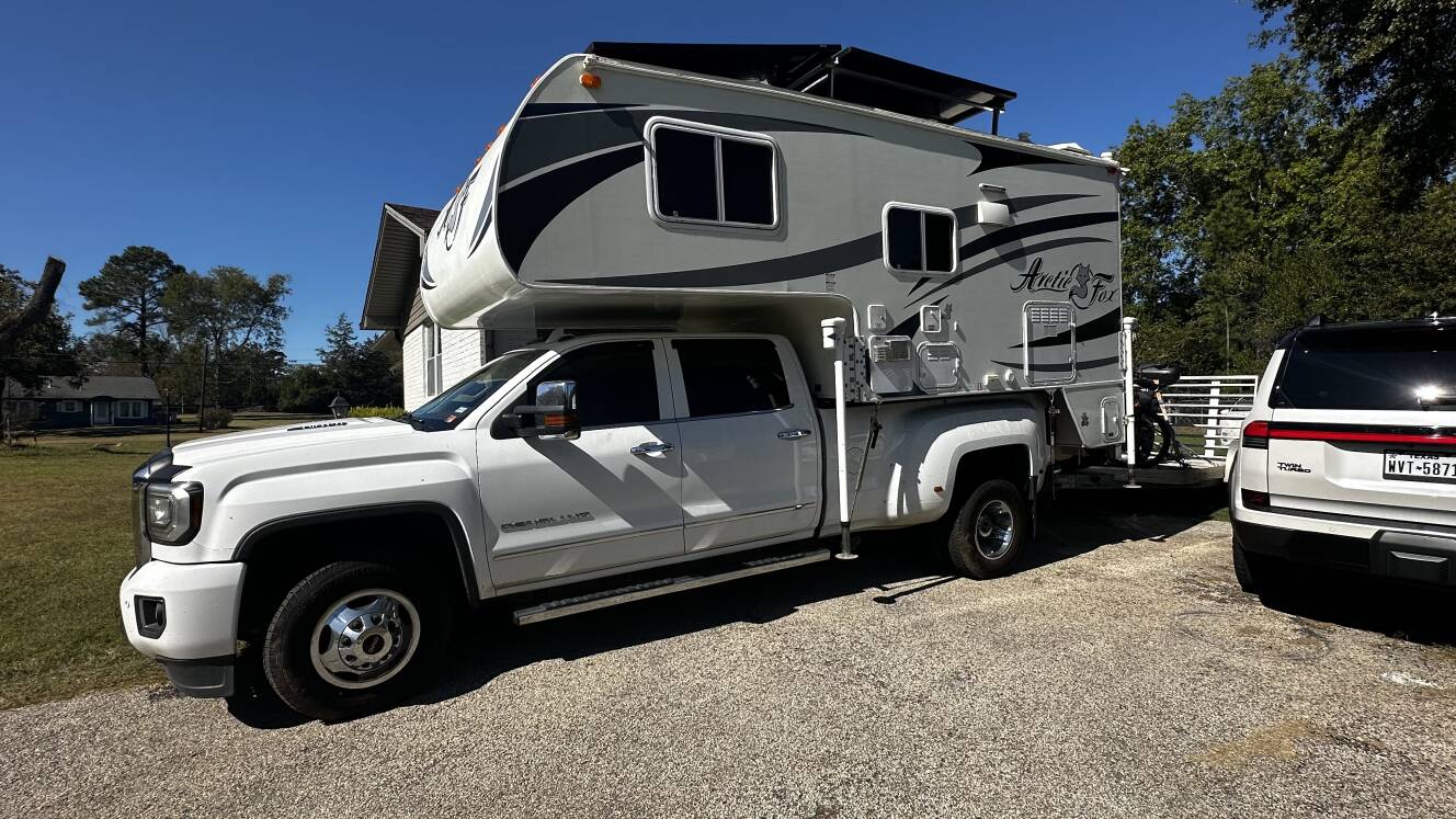 A photo of this 2018 Northwood Mfg ARCTIC FOX TRUCK CAMPER 990