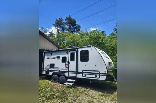 2020 Winnebago MICRO MINNIE 2106DS in varysburg NY