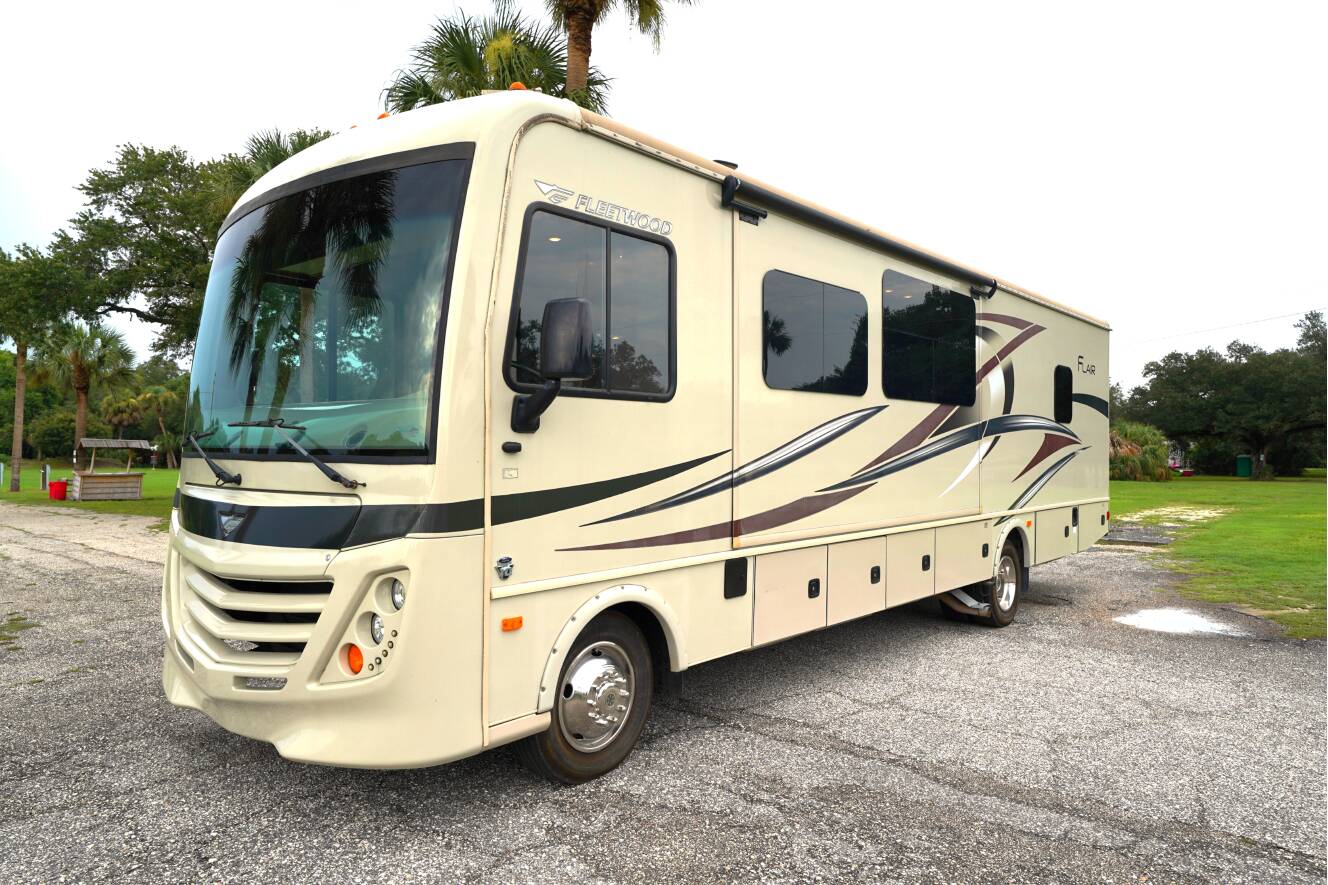 A photo of this 2017 Fleetwood FLAIR 31E