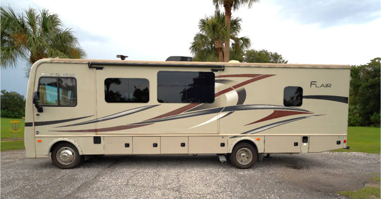 A photo of this 2017 Fleetwood FLAIR 31E