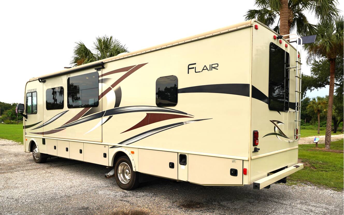 A photo of this 2017 Fleetwood FLAIR 31E