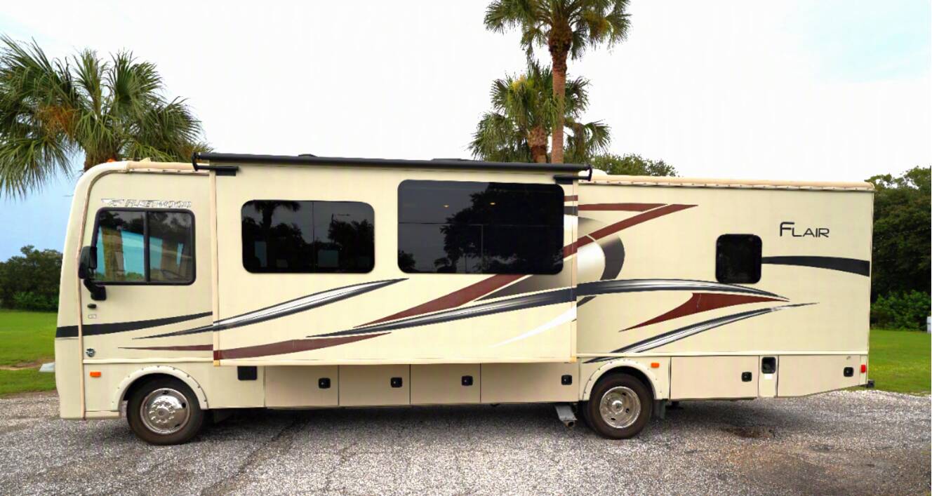 A photo of this 2017 Fleetwood FLAIR 31E