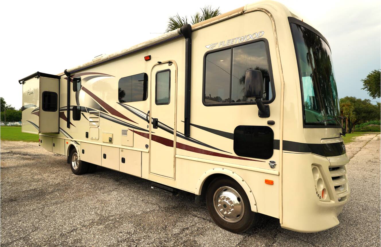 A photo of this 2017 Fleetwood FLAIR 31E