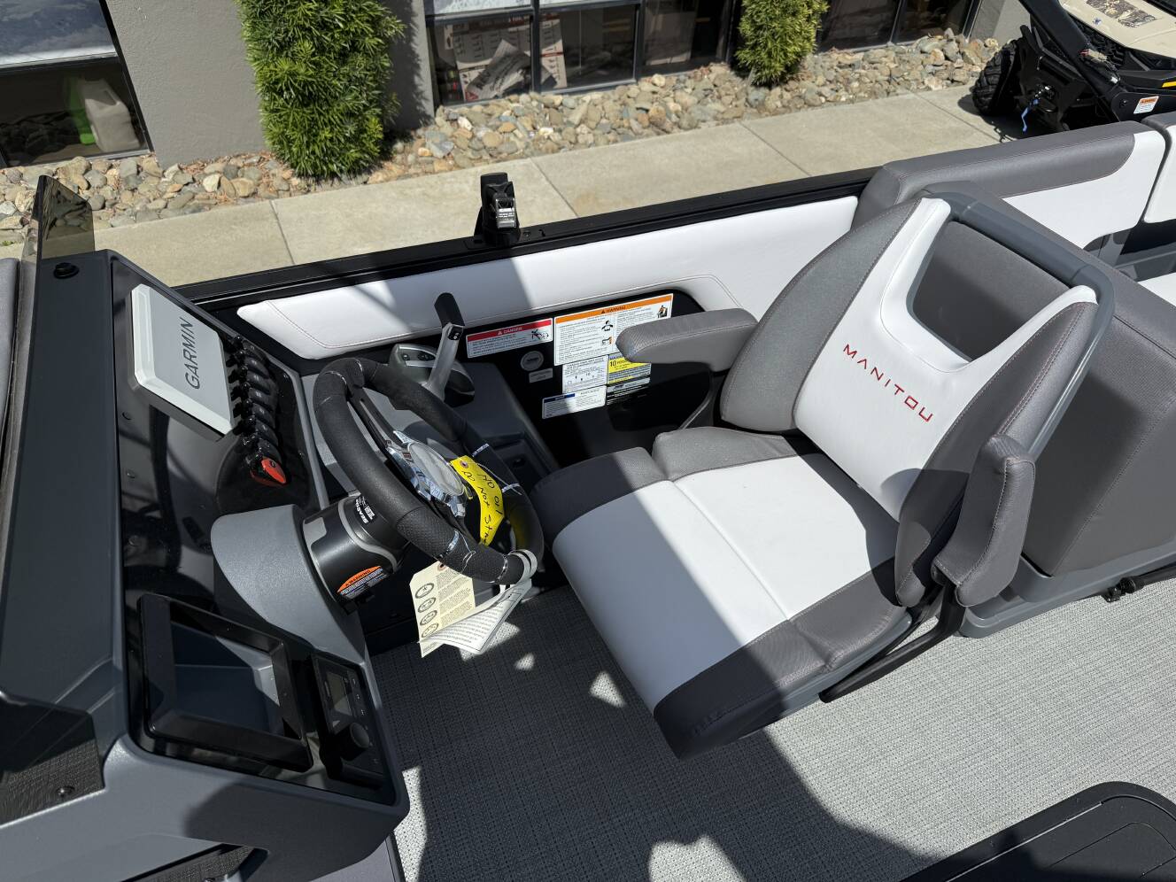 A photo of this 2025 Manitou Cruise 20 MAX Bench