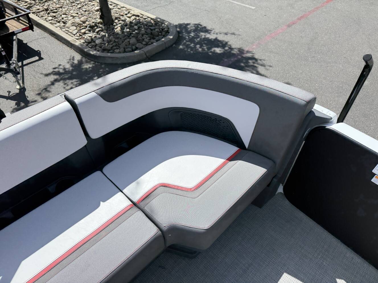 A photo of this 2025 Manitou Cruise 20 MAX Bench