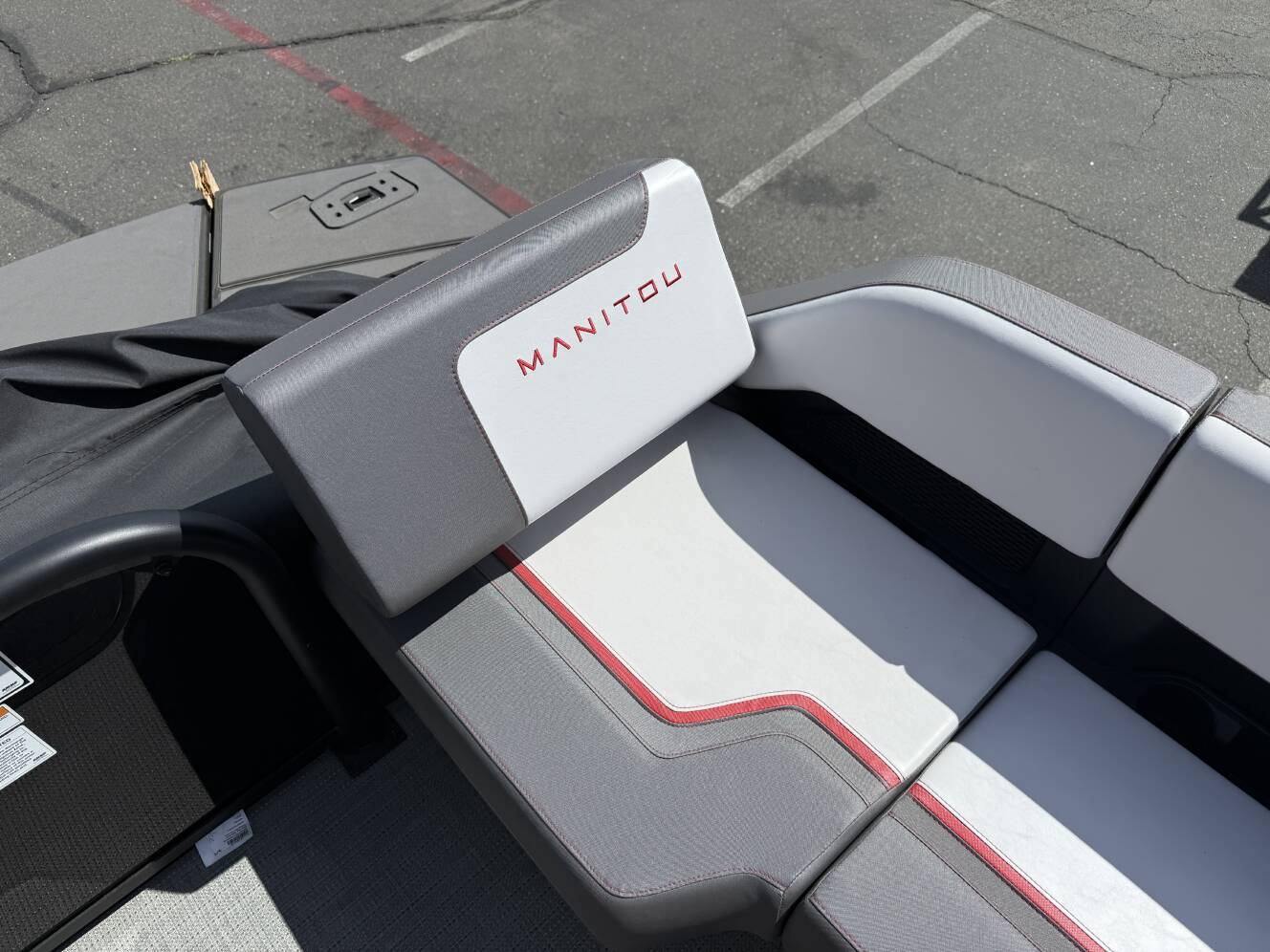 A photo of this 2025 Manitou Cruise 20 MAX Bench