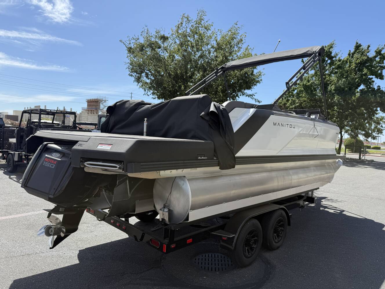 A photo of this 2025 Manitou Cruise 20 MAX Bench
