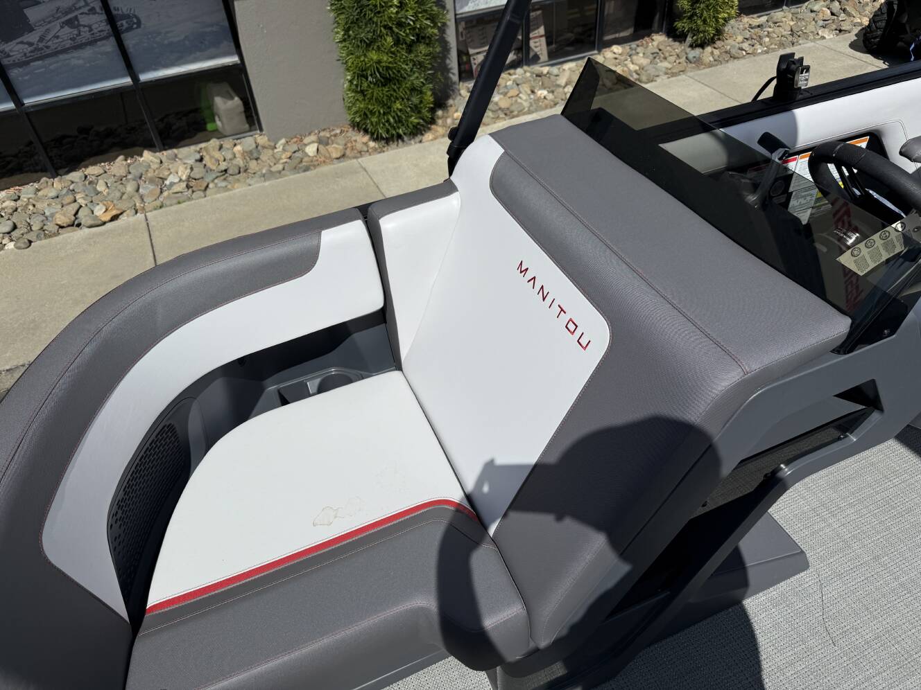 A photo of this 2025 Manitou Cruise 20 MAX Bench
