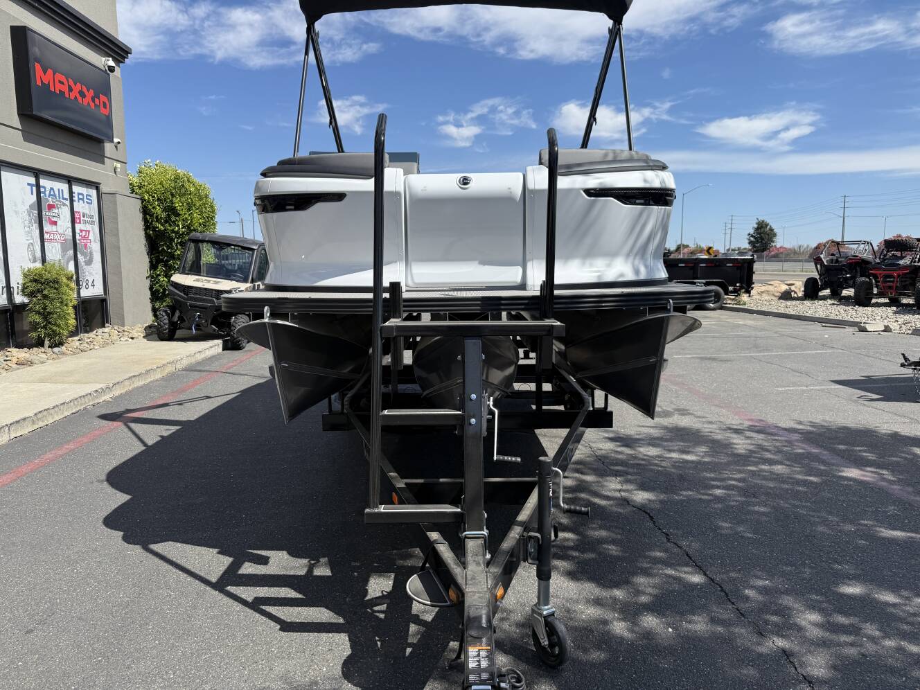 A photo of this 2025 Manitou Cruise 20 MAX Bench