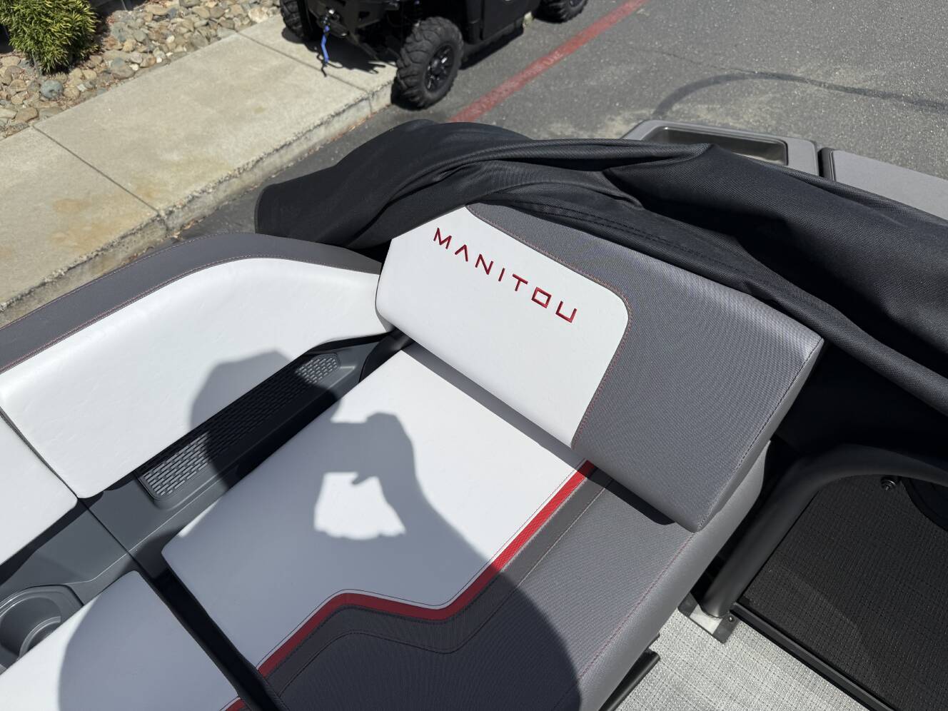 A photo of this 2025 Manitou Cruise 20 MAX Bench