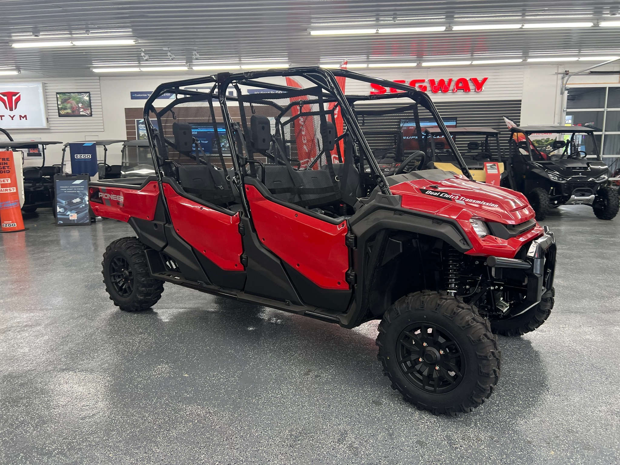 2025 Honda Pioneer 1000-6 Deluxe Crew in valparaiso IN