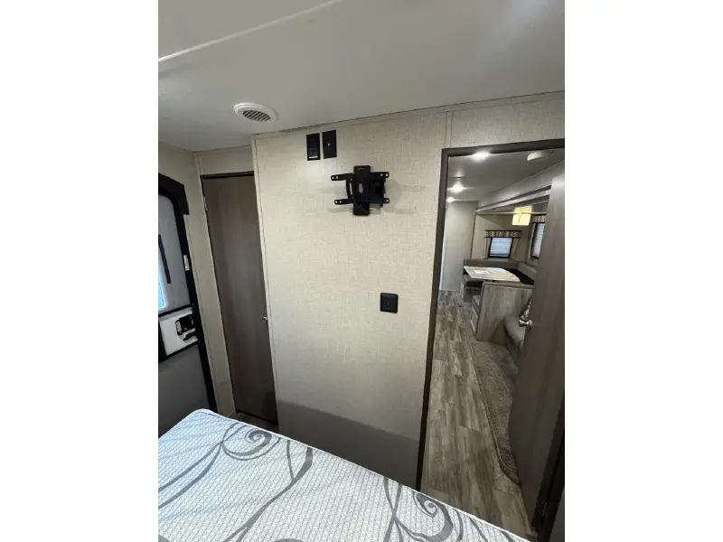 2021 COACHMEN CATALINA 263BHSCK