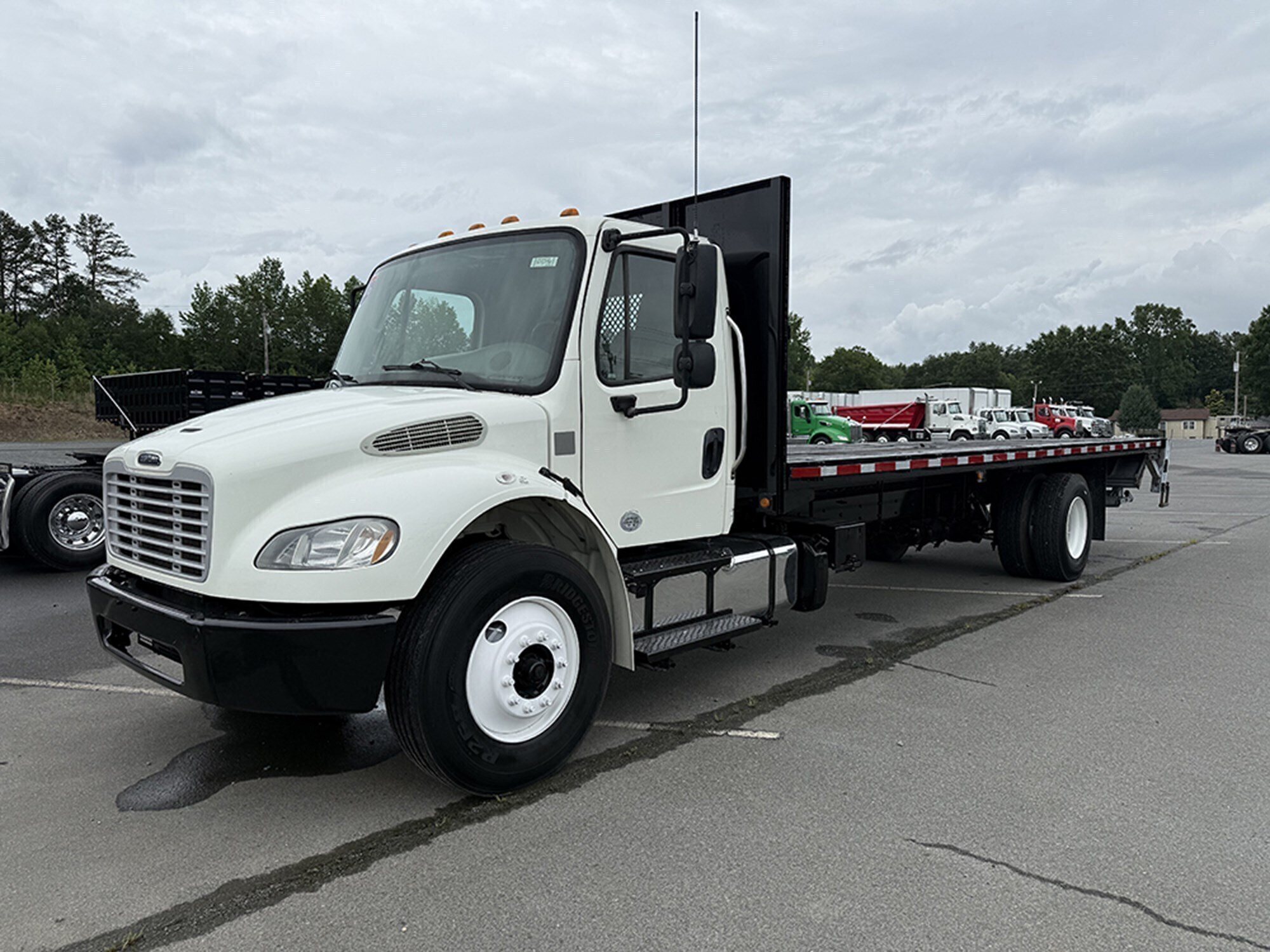 2016 FREIGHTLINER BUSINESS CLASS M2 106 in Roanoke, VA