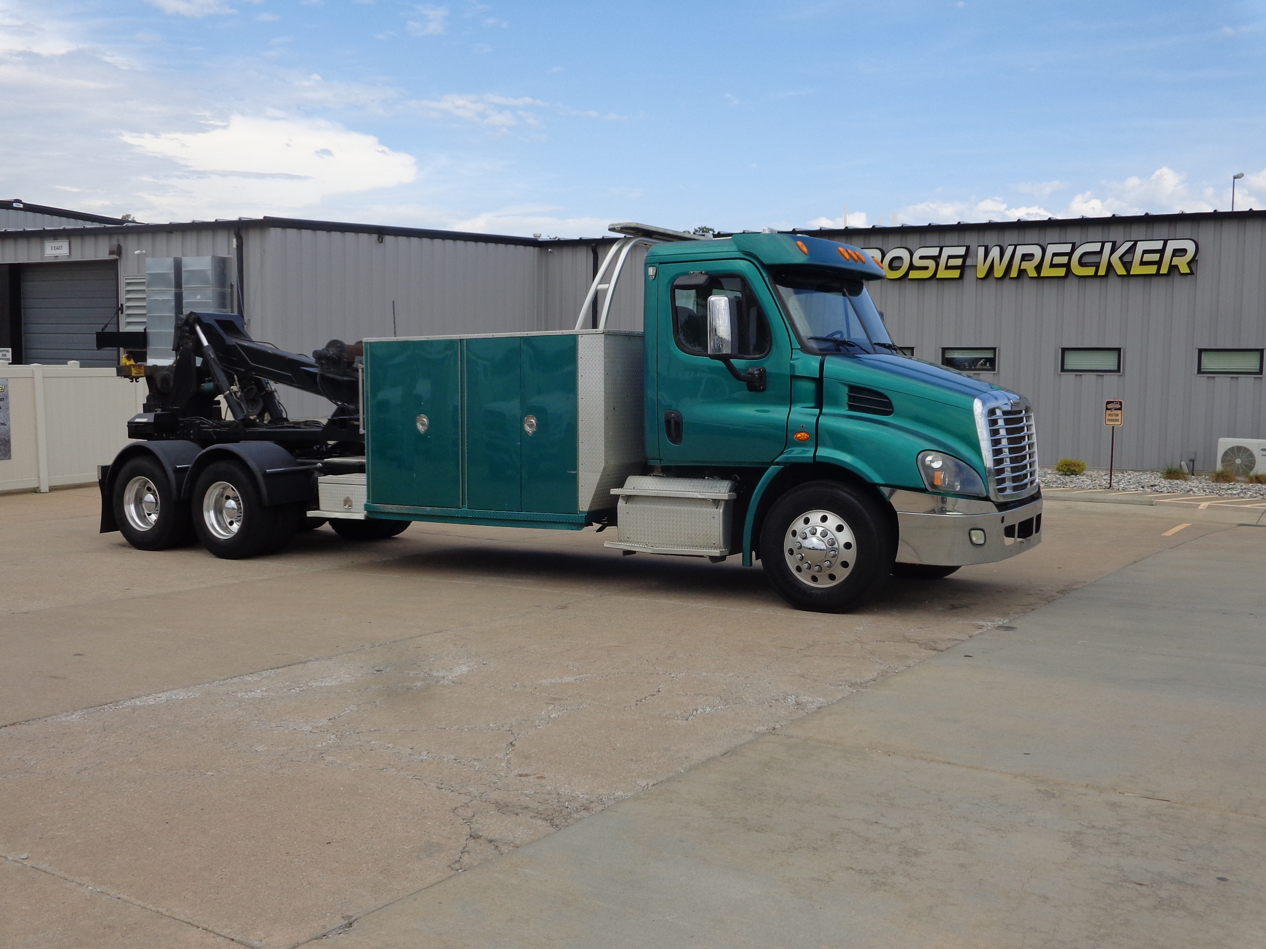 2015 FREIGHTLINER CASCADIA in Wentzville, MO