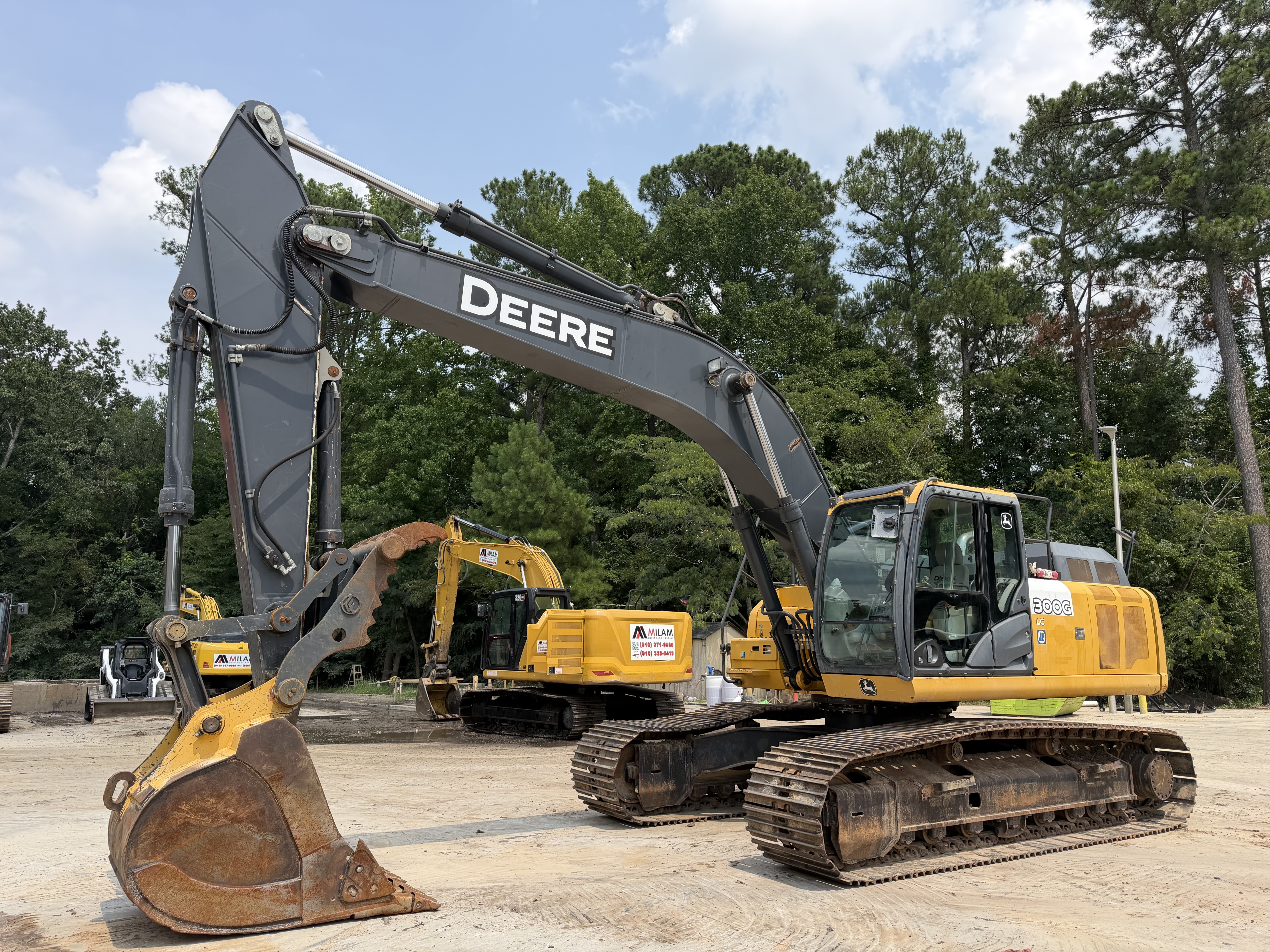 2015 DEERE 300G LC in Leland, NC
