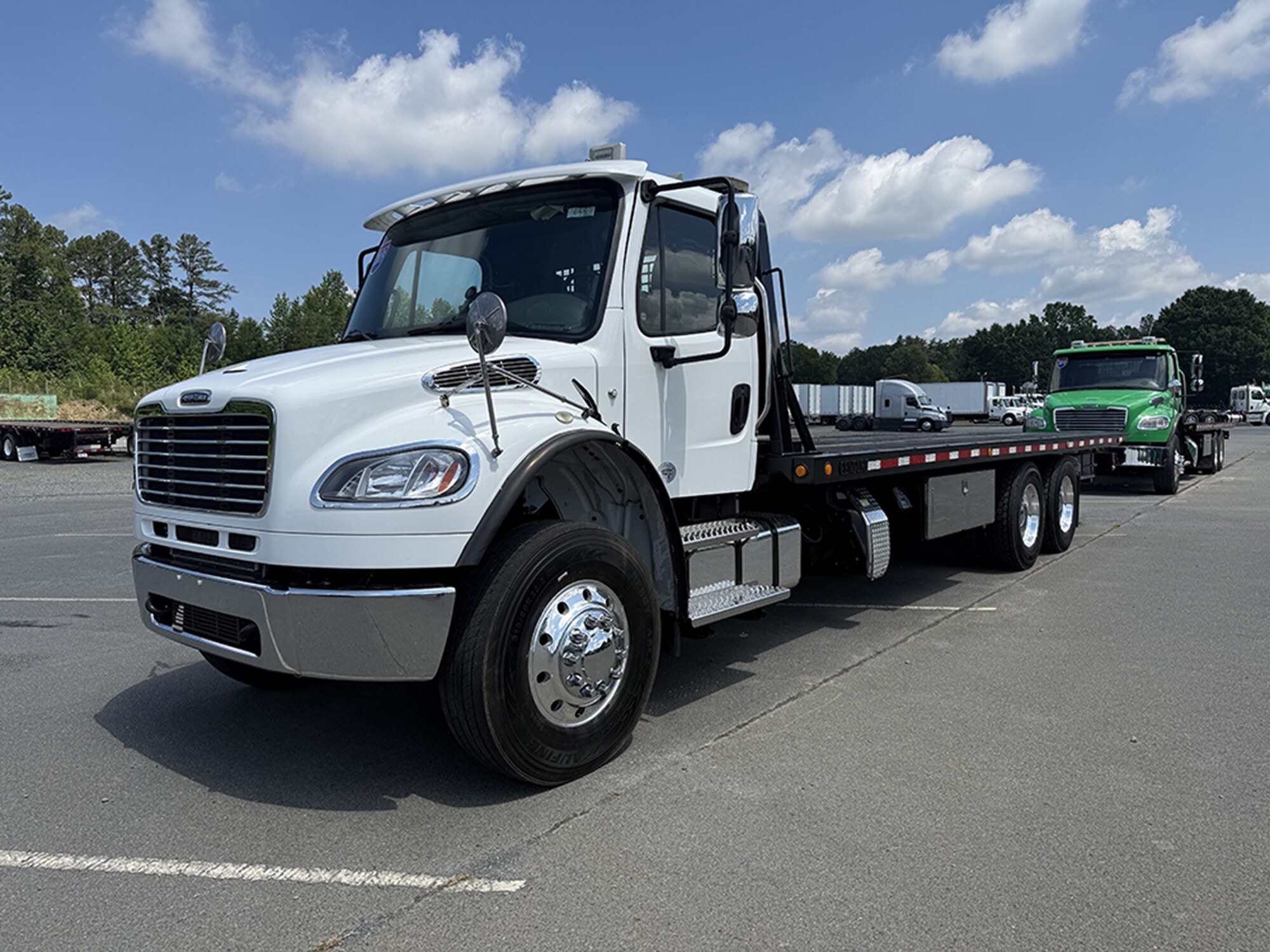 2019 FREIGHTLINER BUSINESS CLASS M2 106 in Chester, VA