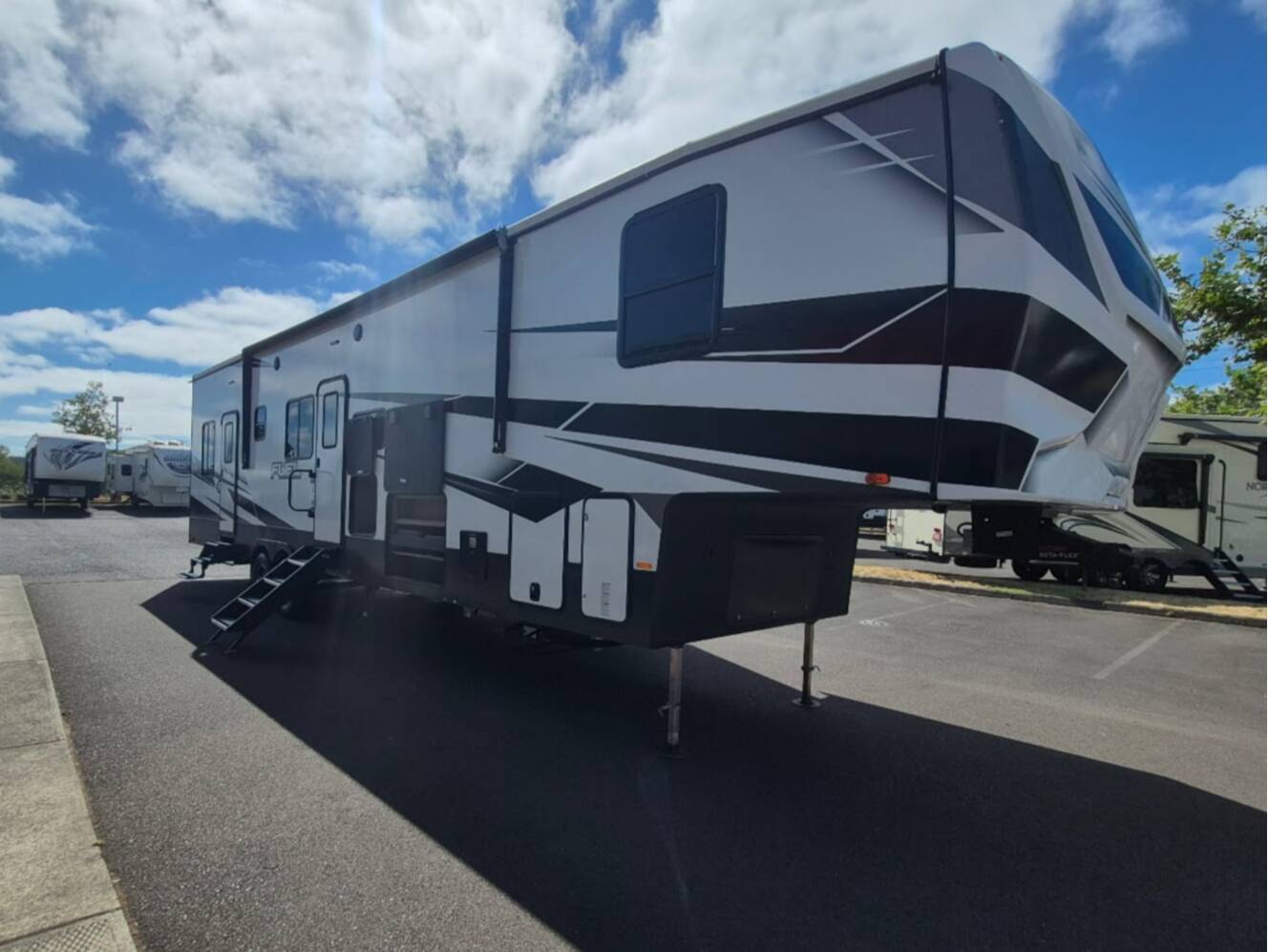 A photo of this 2023 Heartland FUEL 362