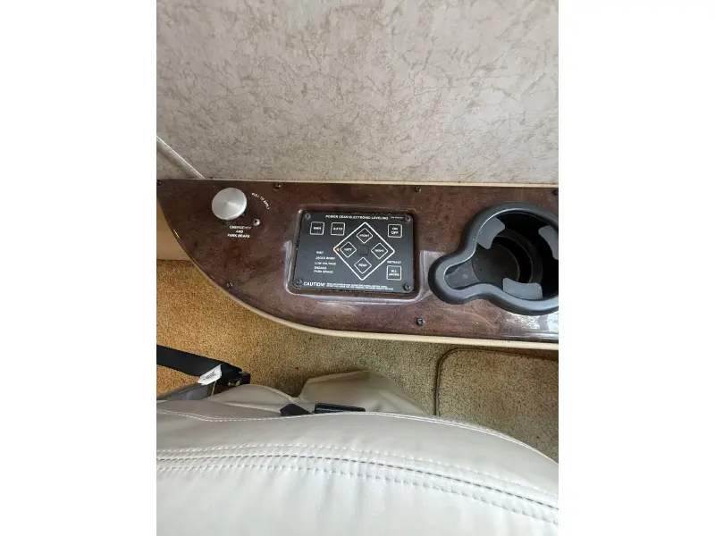 2008 HOLIDAY RAMBLER NEPTUNE 37PDQ