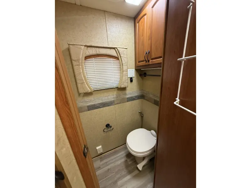 2008 HOLIDAY RAMBLER NEPTUNE 37PDQ