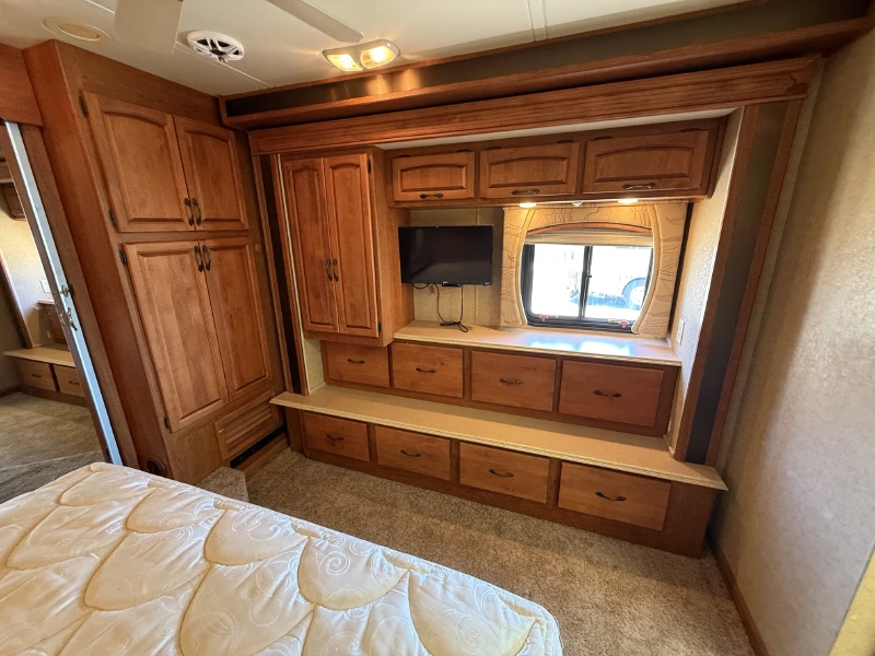 2008 HOLIDAY RAMBLER NEPTUNE 37PDQ