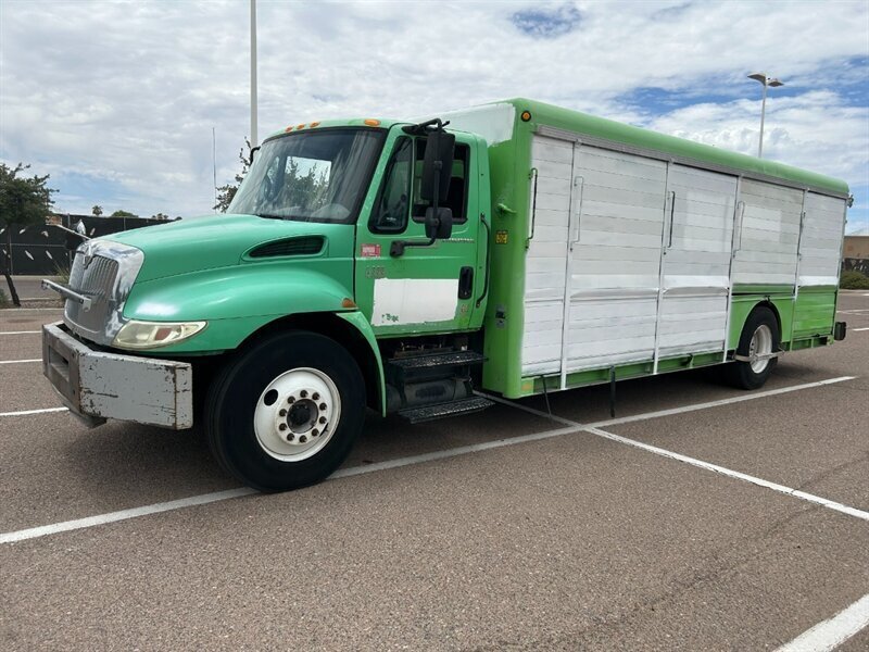 2005 INTERNATIONAL DuraStar 4300 in Mesa, AZ