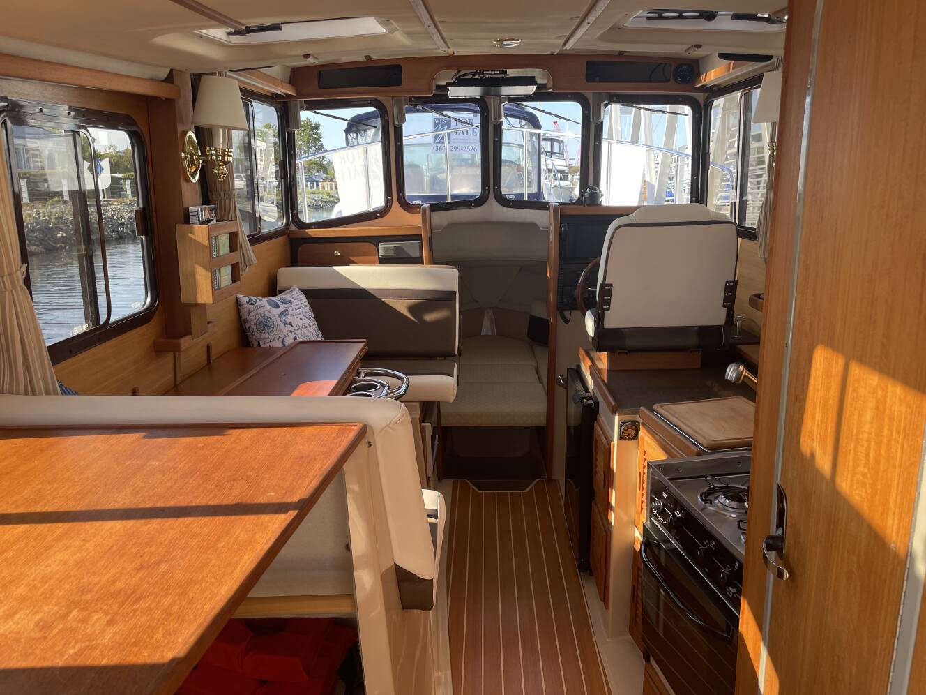 A photo of this 2016 Ranger Tugs R-27