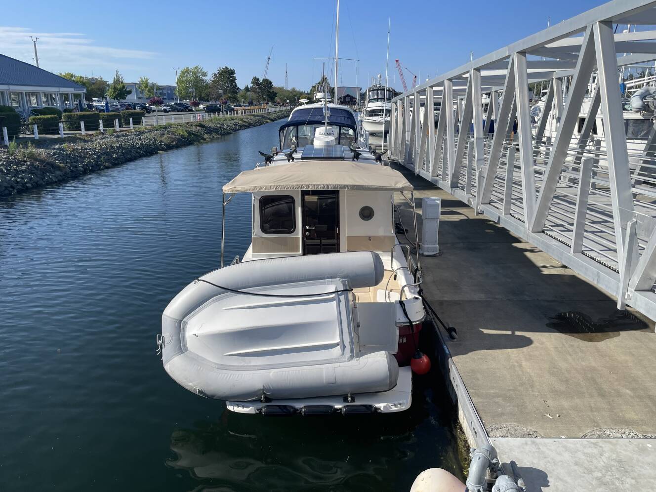 A photo of this 2016 Ranger Tugs R-27