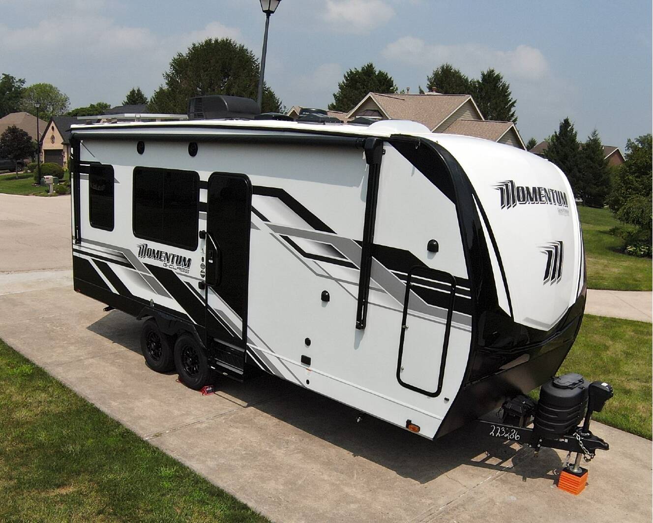 A photo of this 2025 Grand Design MOMENTUM G-CLASS