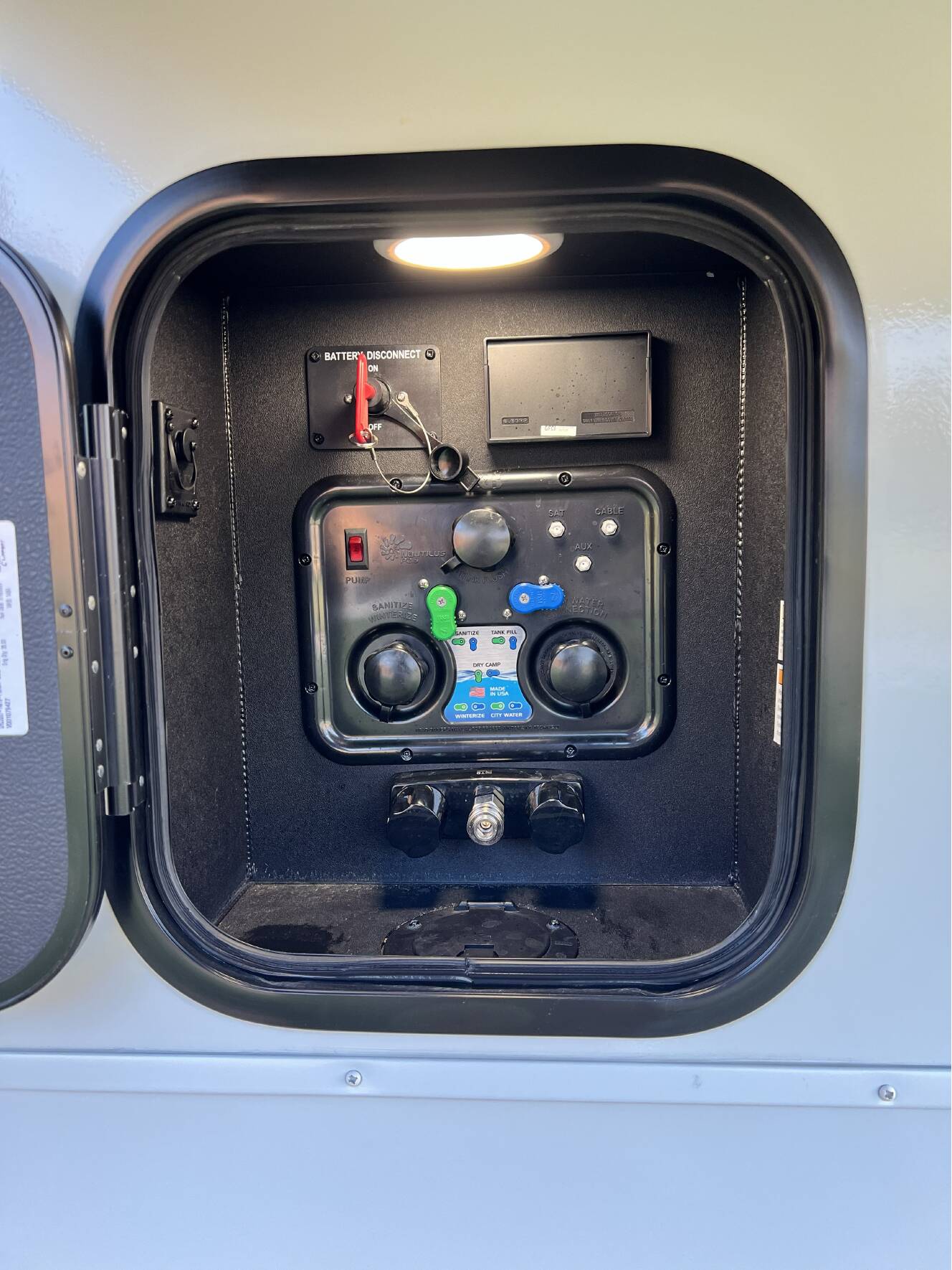 A photo of this 2025 Grand Design MOMENTUM G-CLASS
