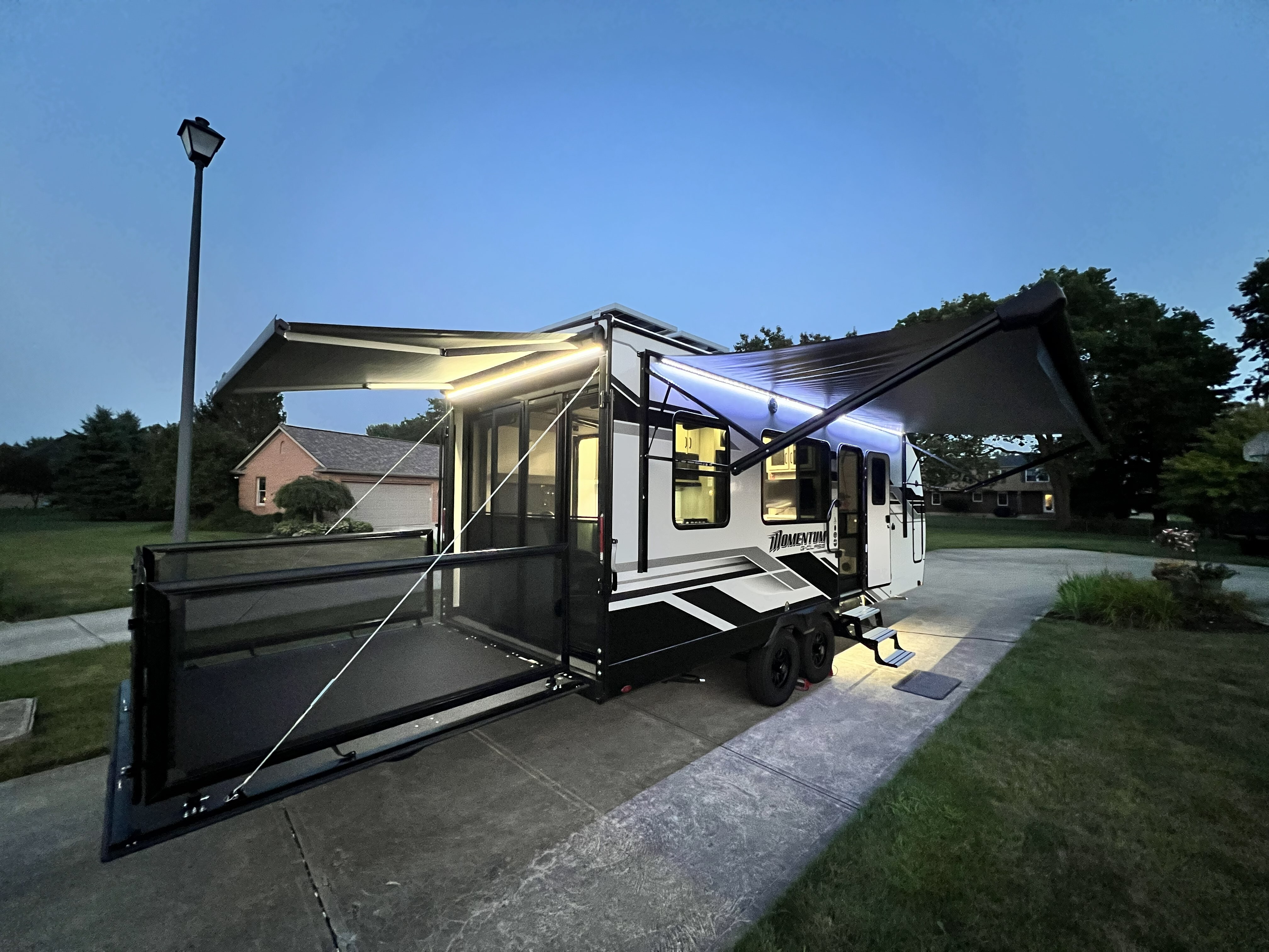 2025 Grand Design MOMENTUM G-CLASS RV