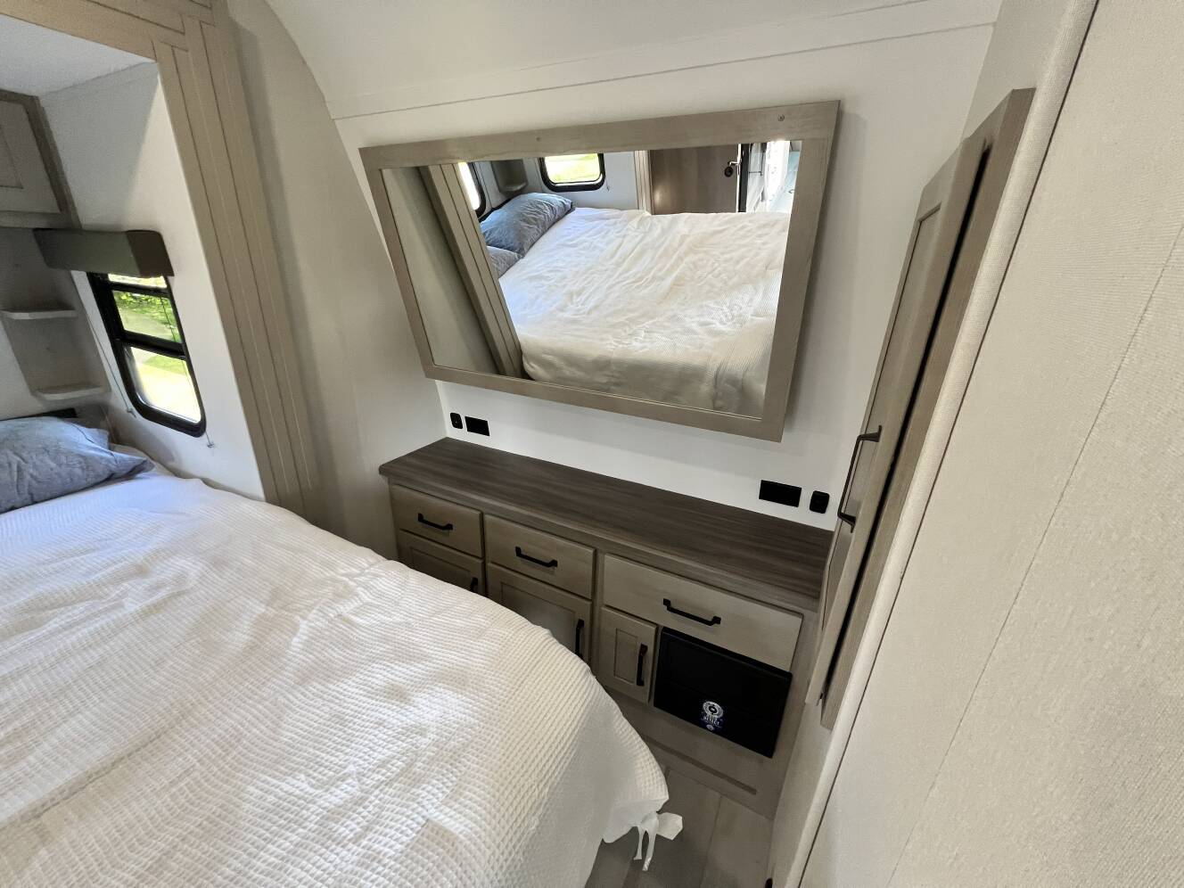 A photo of this 2025 Grand Design MOMENTUM G-CLASS