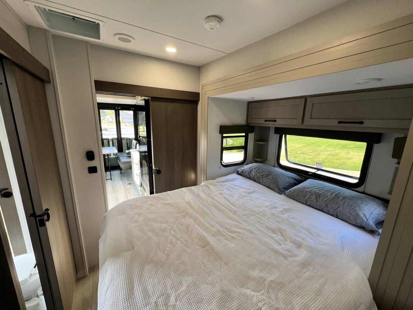 A photo of this 2025 Grand Design MOMENTUM G-CLASS