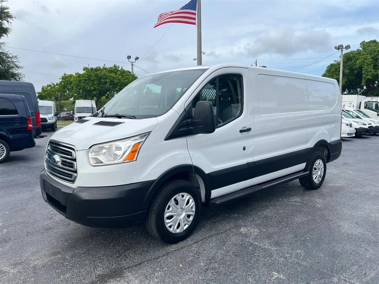 2019 FORD TRANSIT 250 in Hollywood, FL