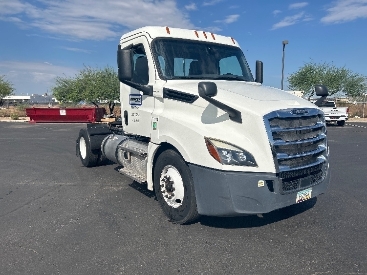 2020 FREIGHTLINER CASCADIA 126 in Phoenix, AZ